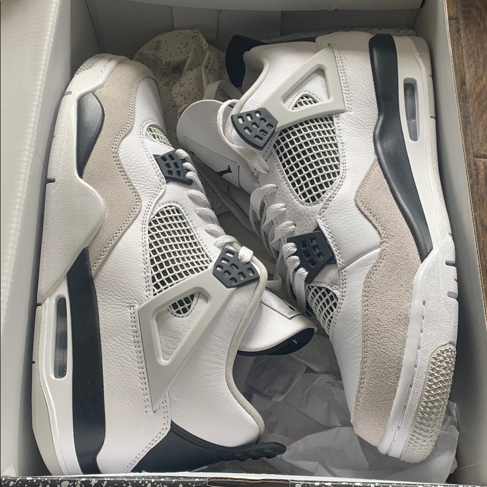 Jordan 4 Retro Military Black (PLEASE READ BELOW)